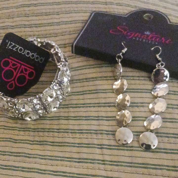 Signature Silver Disc Drop Earrings With Crystal Stretch Bracelet